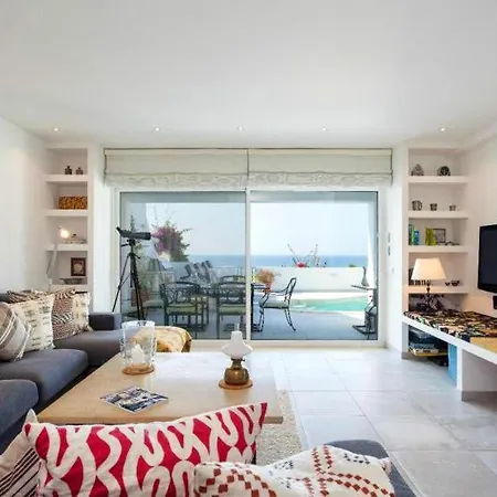 Sleeps 7 Pool Air Con Wifi Villa