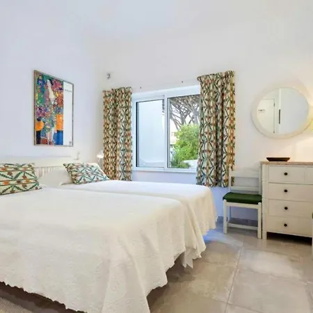 Sleeps 7 Pool Air Con Wifi Villa