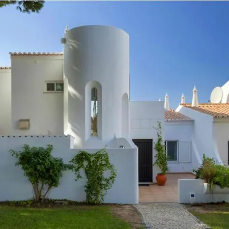 Sleeps 7 Pool Air Con Wifi